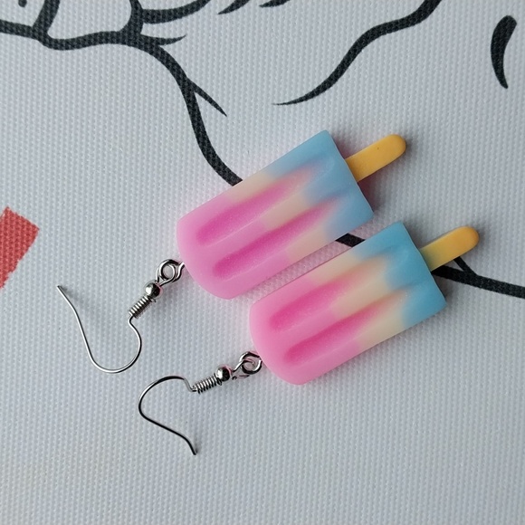 5 Pairs of Cute Cartoon  Earrings. - Picture 3 of 7